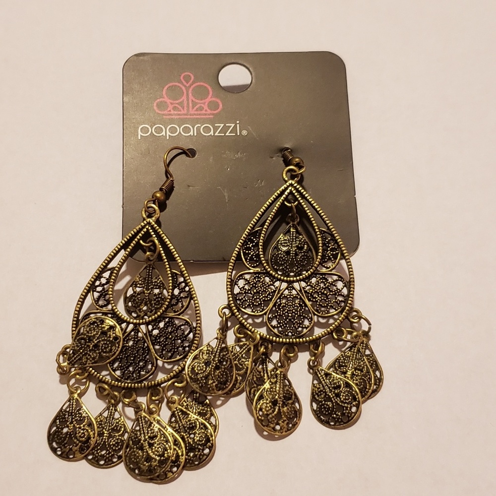 Teardrop tempo brass earring